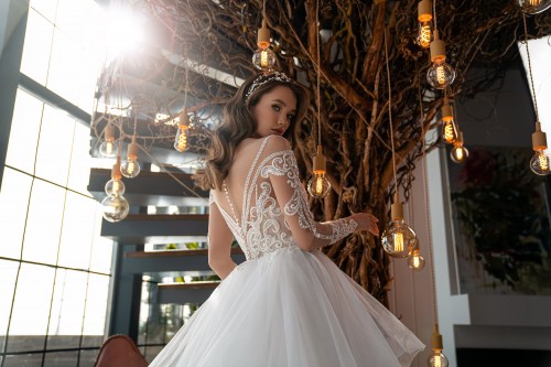https://elisebride.ro/images/stories/virtuemart/product/POPPY            (4).jpg